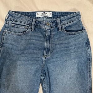 HOLLISTER curvy high rise mom jean